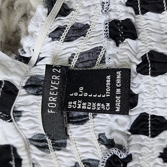 Forever 21  polka dot top - Picture 9 of 9